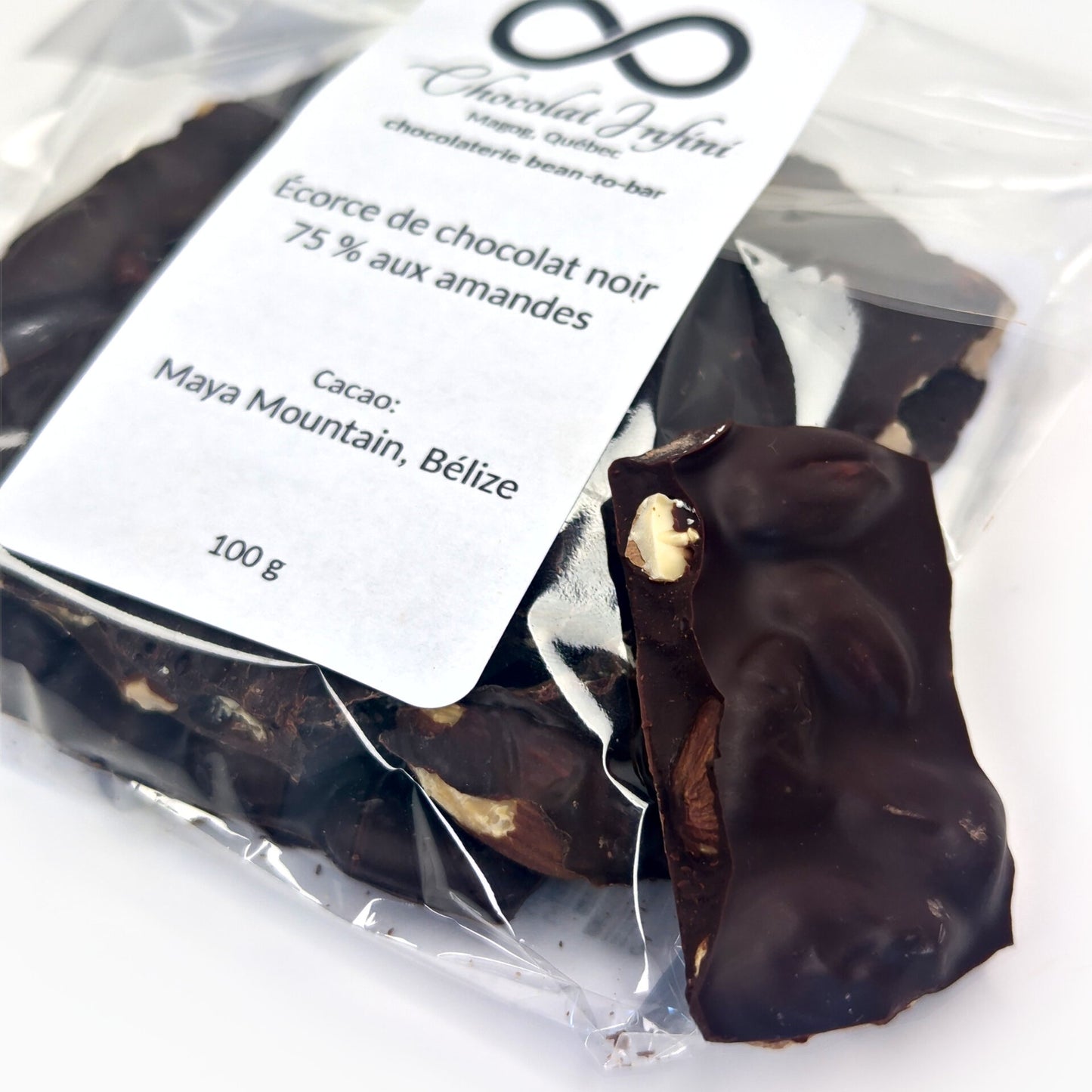 Écorce de chocolat 75% aux amandes grillées